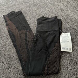 Lululemon Athletica Black and Brown Leggings Size 6
